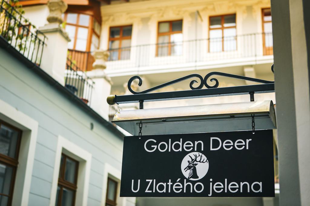 Hotel U Zlateho Jelena Praga Esterno foto
